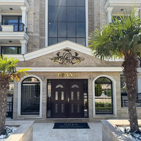 Vp Onyx Apartment